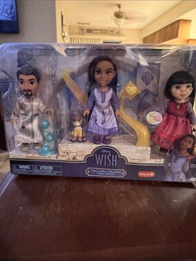 Disney Wish Asha & Friends Doll Set with Purple Outfits